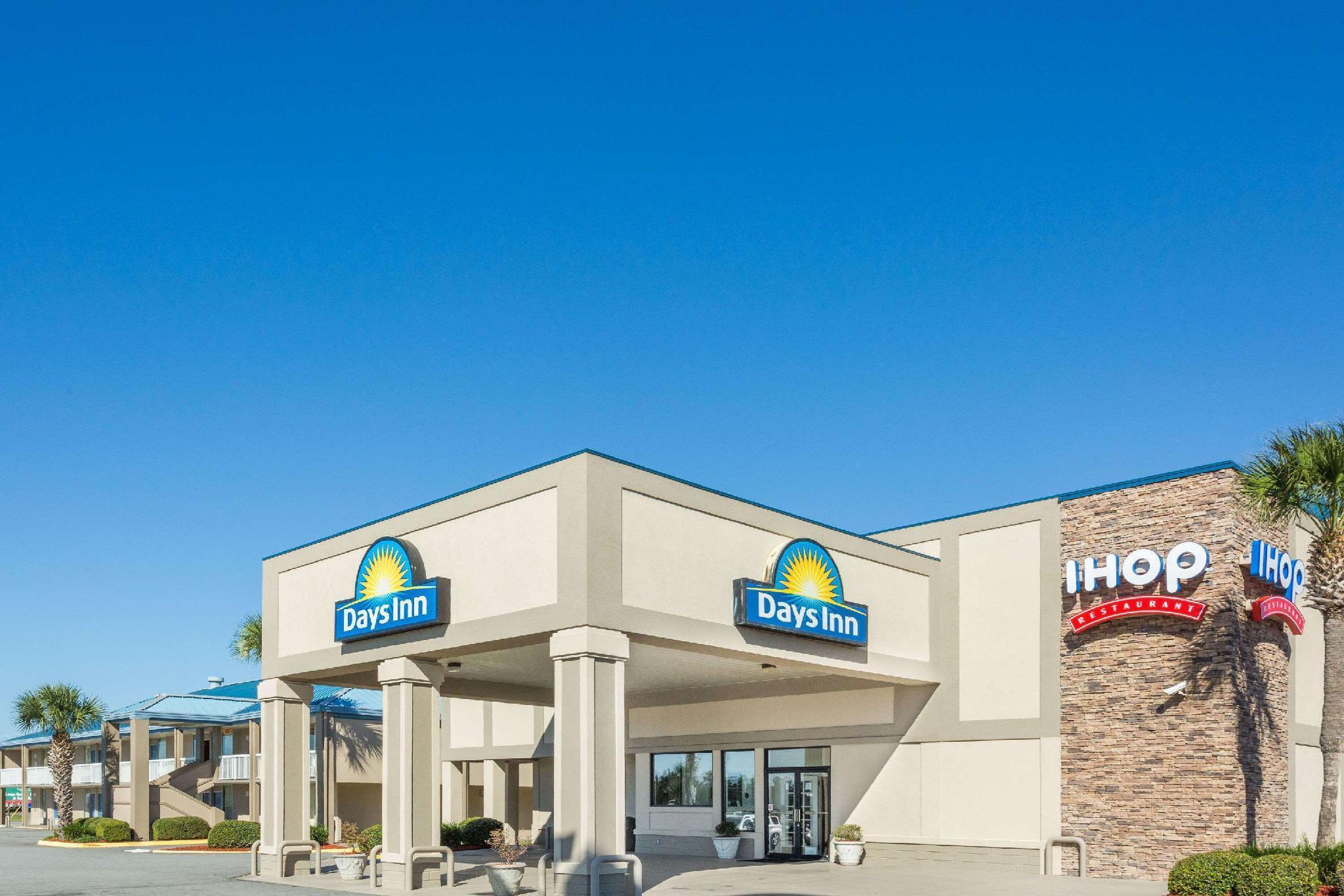 Days Inn By Wyndham Adel I-75 Exterior foto